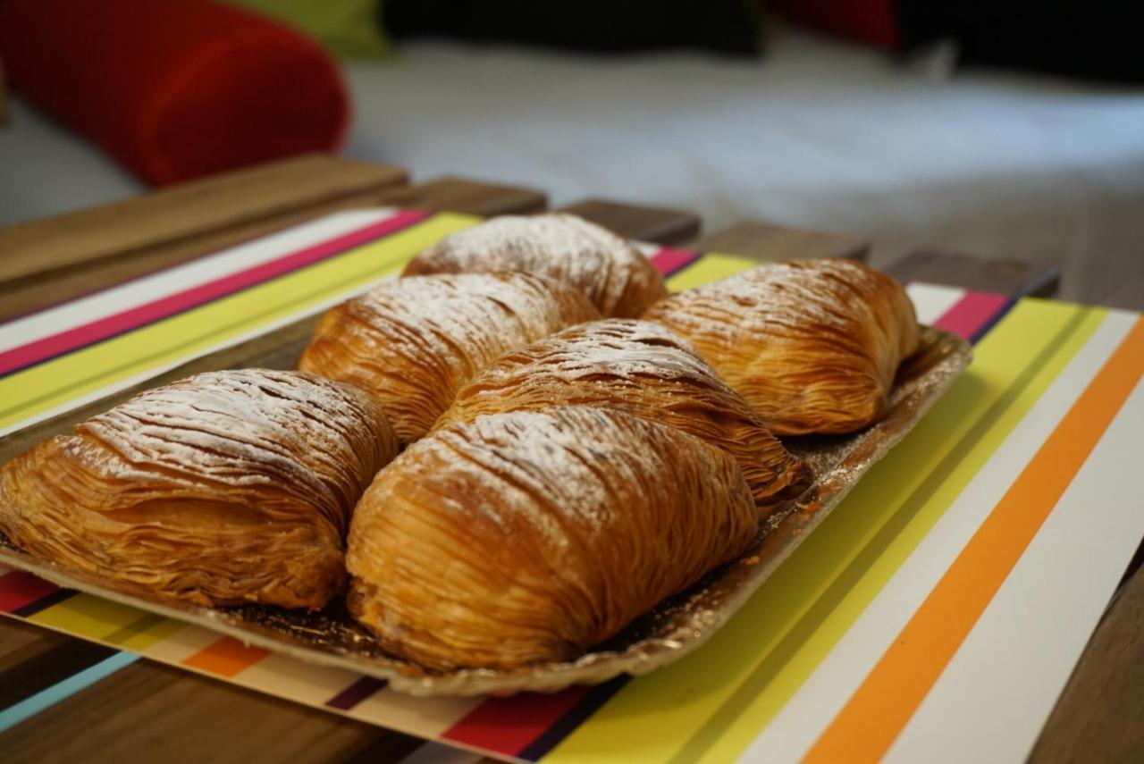 Duchessa Ravaschieri Bed And Breakfast Napoli Ngoại thất bức ảnh